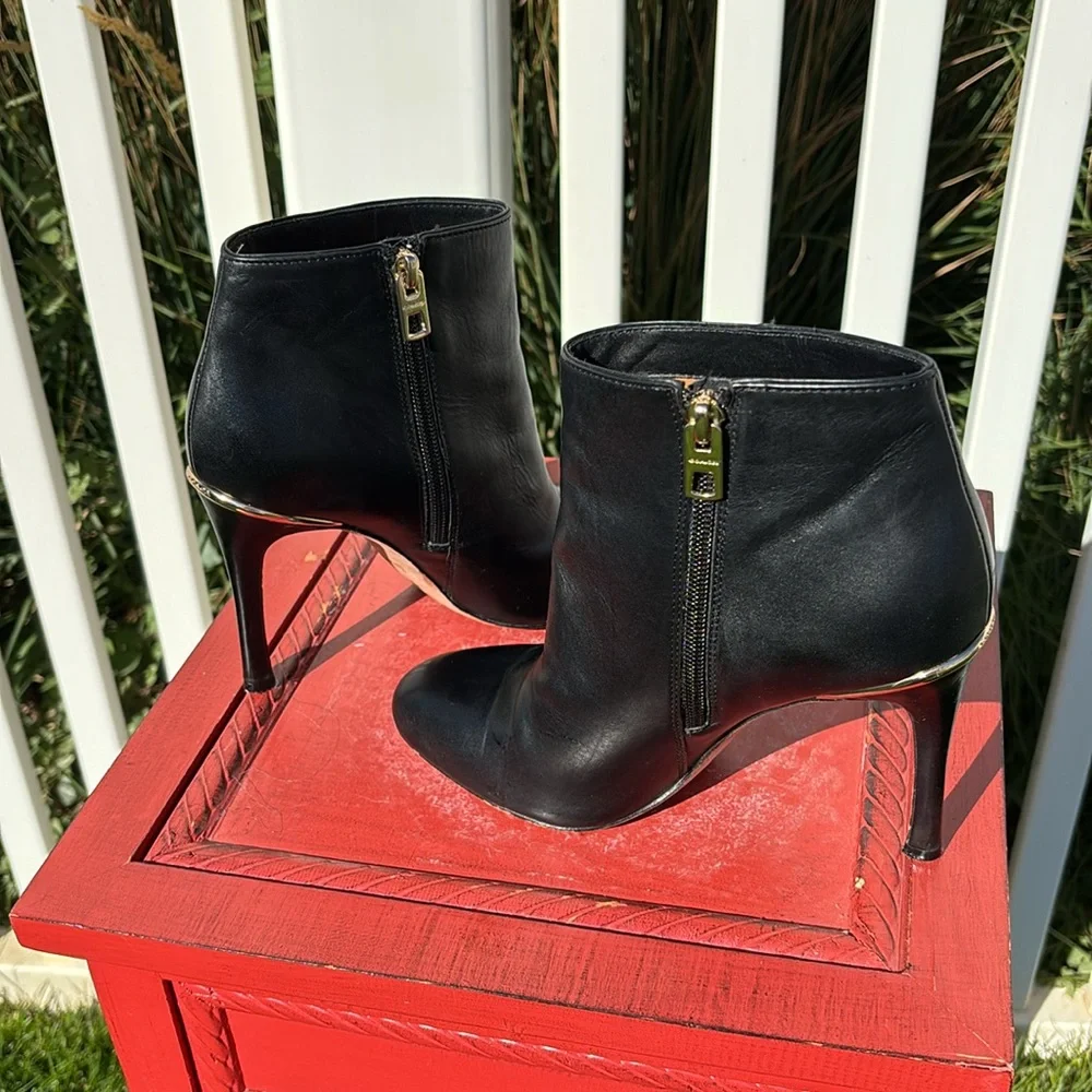 Coach leather nila